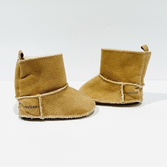 Gap babyGAP Camel Brown Sherpa Lined Booties - Picture 1 of 7